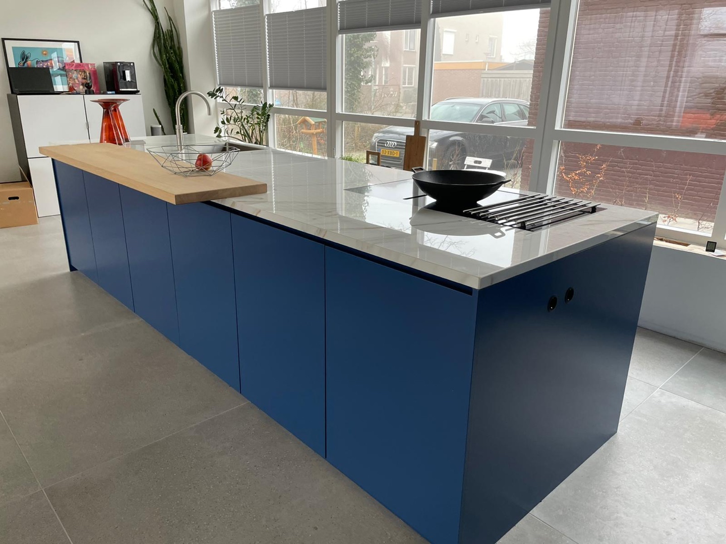 Blauw eiland met eiken accent
