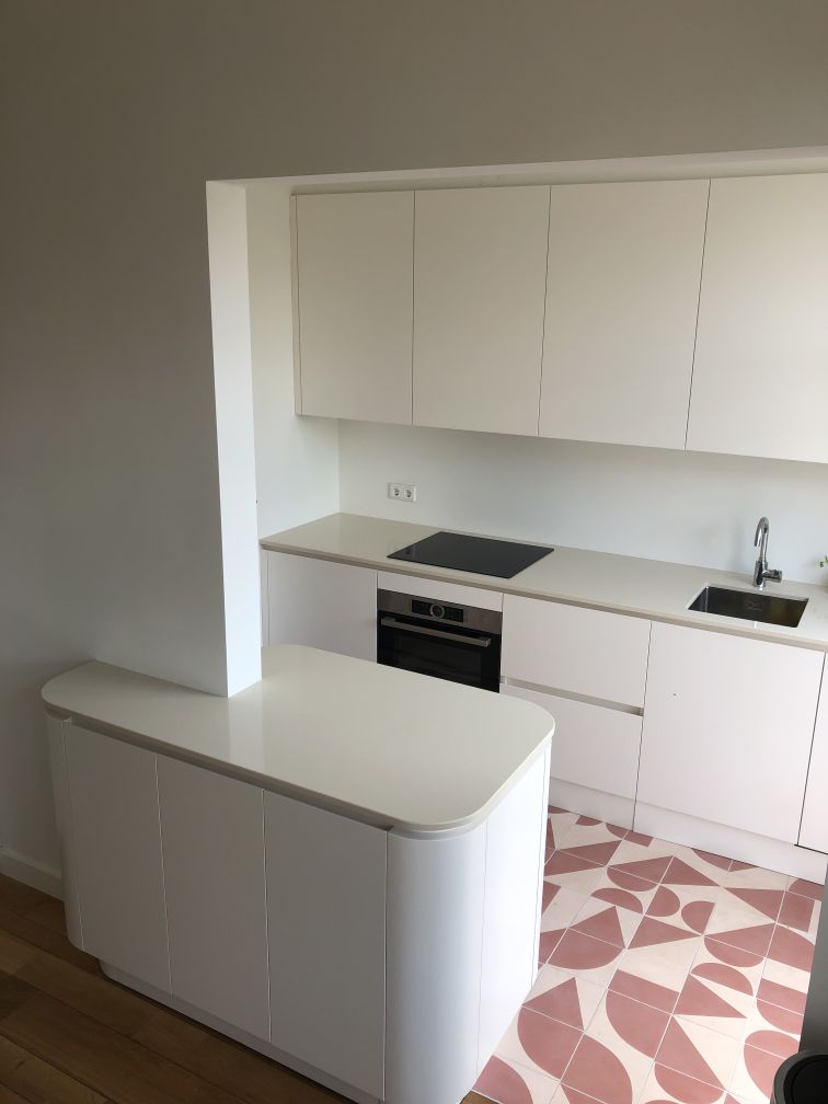 Volledig gespoten keuken in ivory