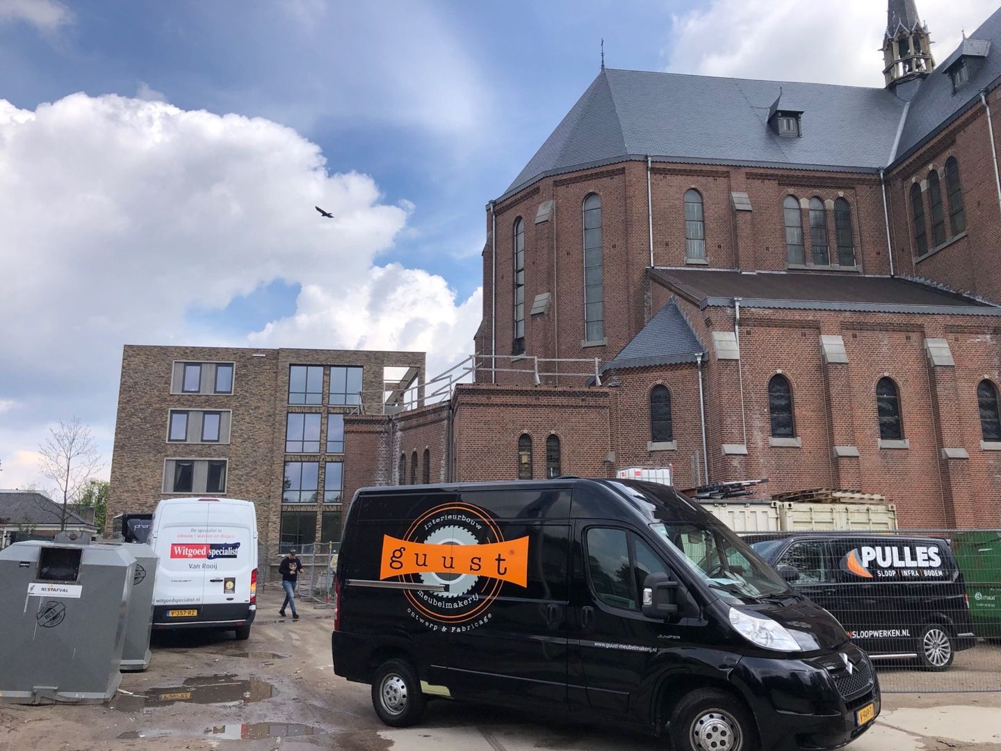 Bedrijfsbus van Guust Meubelmakerij